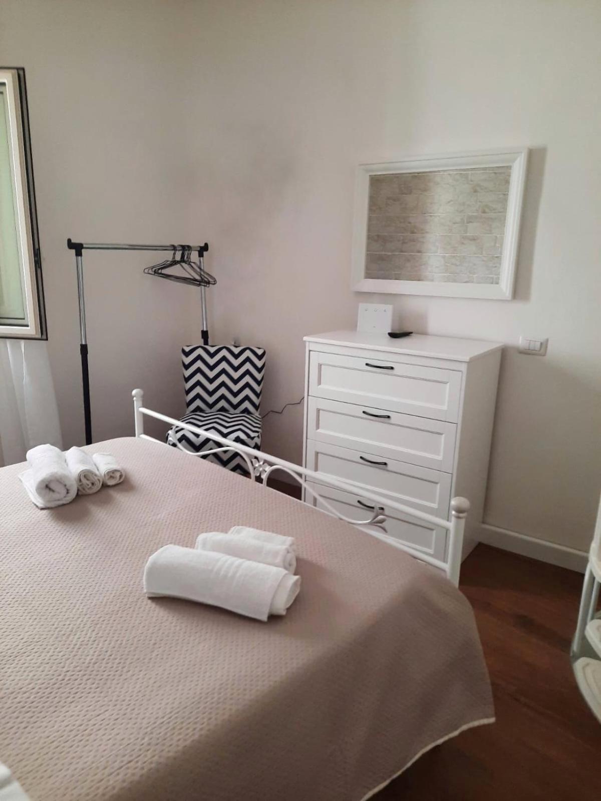 Guest House Santa Caterina โมโนโปลี ภายนอก รูปภาพ